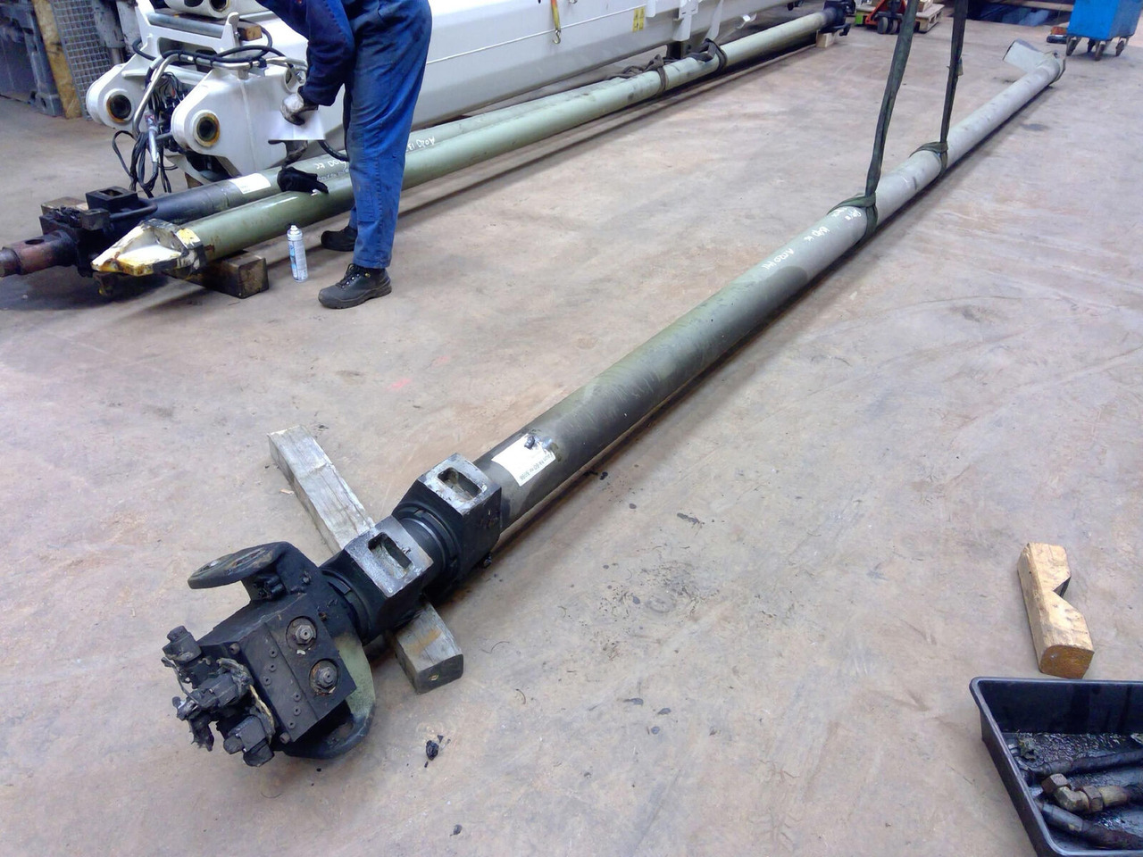 FAUN ATF 60-4 telescopic cylinder double - Гидравлический цилиндр для Мобильных кранов: фото 2 FAUN ATF 60-4 telescopic cylinder double - Гидравлический цилиндр для Мобильных кранов: фото 2