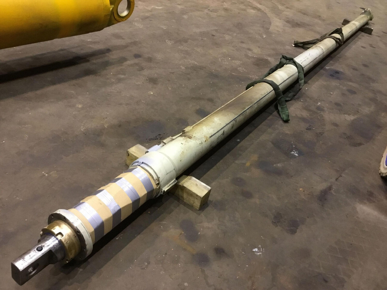 FAUN RTF 30 telescopic cylinder double - Гидравлический цилиндр для Мобильных кранов: фото 1 FAUN RTF 30 telescopic cylinder double - Гидравлический цилиндр для Мобильных кранов: фото 1