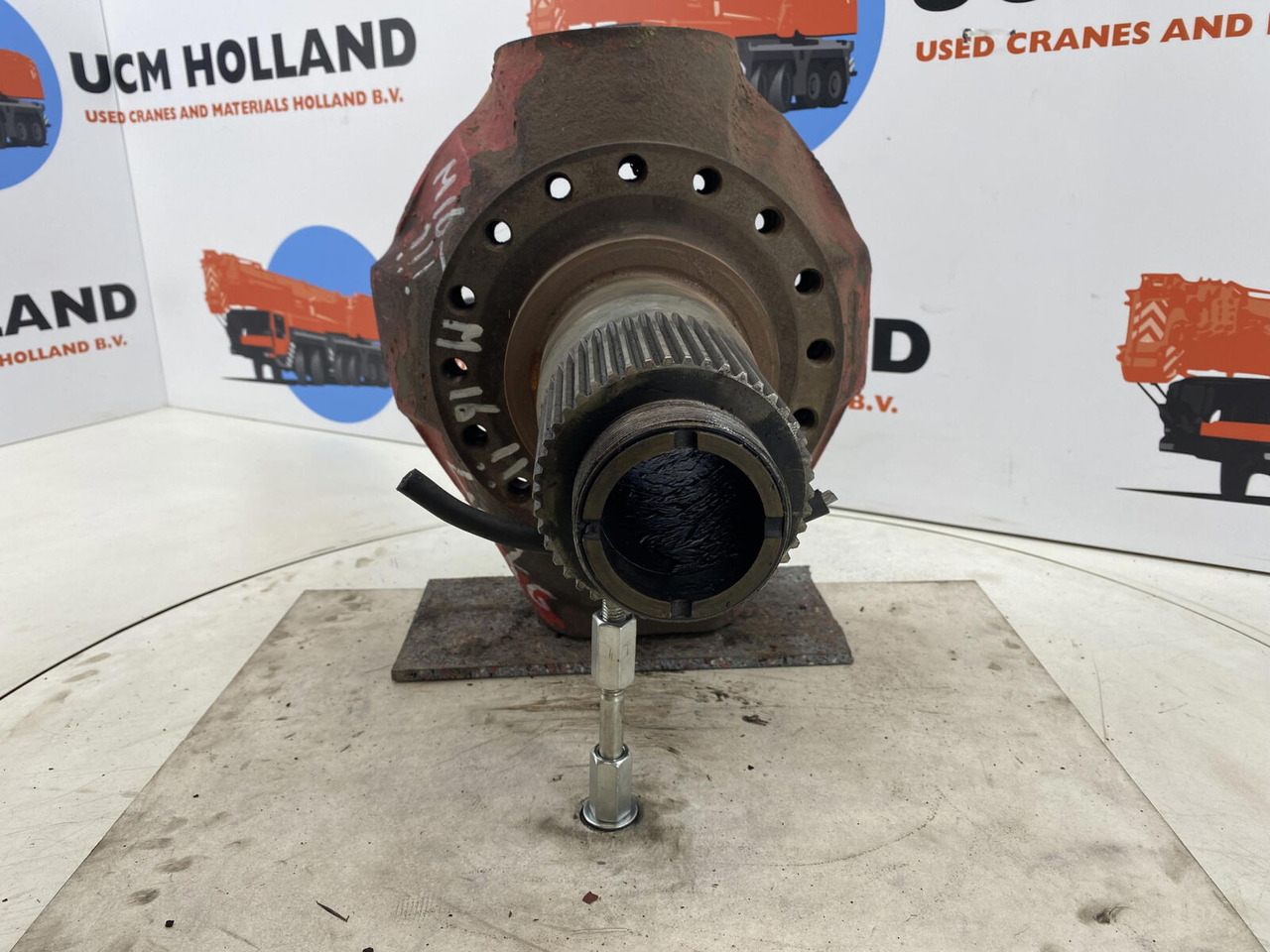 Gottwald AMK 70 Steering knuckle 16 holes axle 2 - Поворотный кулак для Мобильных кранов: фото 2 Gottwald AMK 70 Steering knuckle 16 holes axle 2 - Поворотный кулак для Мобильных кранов: фото 2