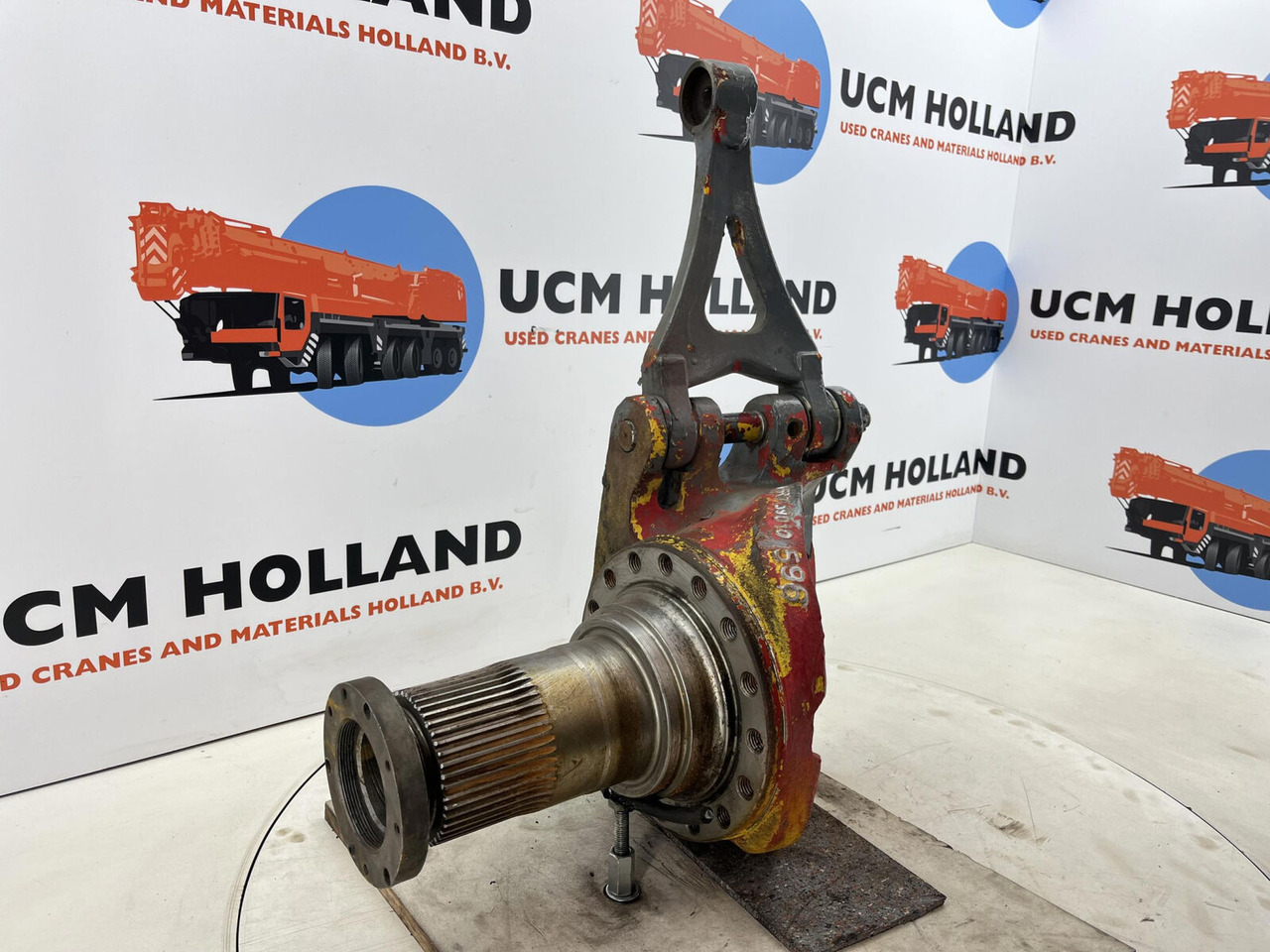 Grove GMK 3050 Steering knuckle axle 1 and 2 left - Поворотный кулак для Мобильных кранов: фото 1 Grove GMK 3050 Steering knuckle axle 1 and 2 left - Поворотный кулак для Мобильных кранов: фото 1