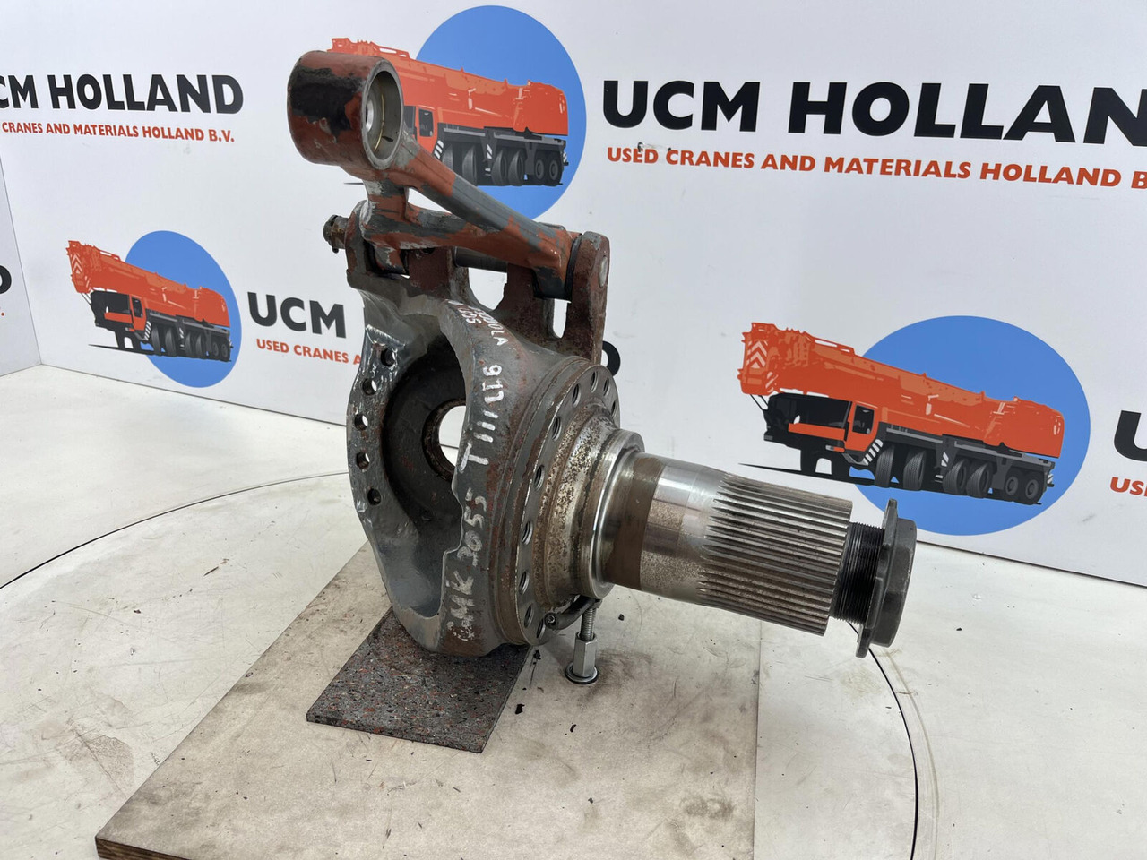 Grove GMK 3055 Steering knuckle 16 holes axle 1 right - Поворотный кулак для Мобильных кранов: фото 3 Grove GMK 3055 Steering knuckle 16 holes axle 1 right - Поворотный кулак для Мобильных кранов: фото 3