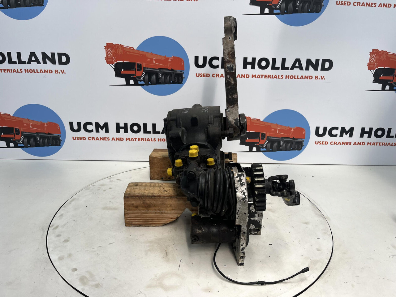Grove GMK 3055 steering Box - Рулевой механизм для Мобильных кранов: фото 2 Grove GMK 3055 steering Box - Рулевой механизм для Мобильных кранов: фото 2