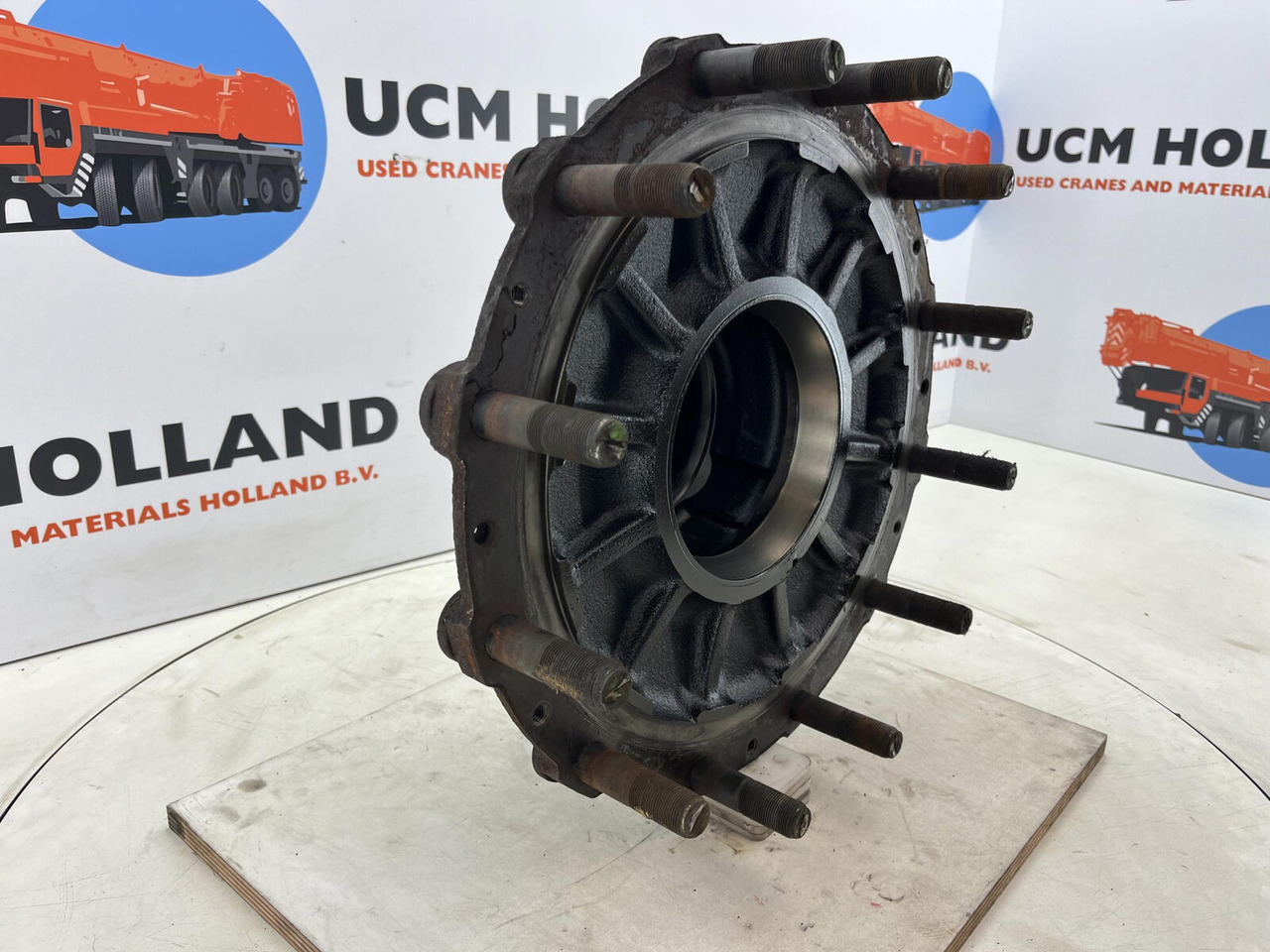 Grove GMK Megatrak wheel hub - Ступица для Кранов: фото 2 Grove GMK Megatrak wheel hub - Ступица для Кранов: фото 2