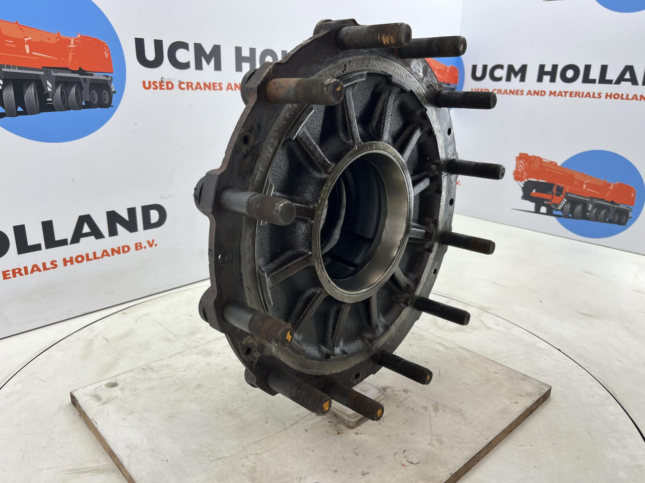 Grove GMK Megatrak wheel hub - Ступица для Кранов: фото 2 Grove GMK Megatrak wheel hub - Ступица для Кранов: фото 2