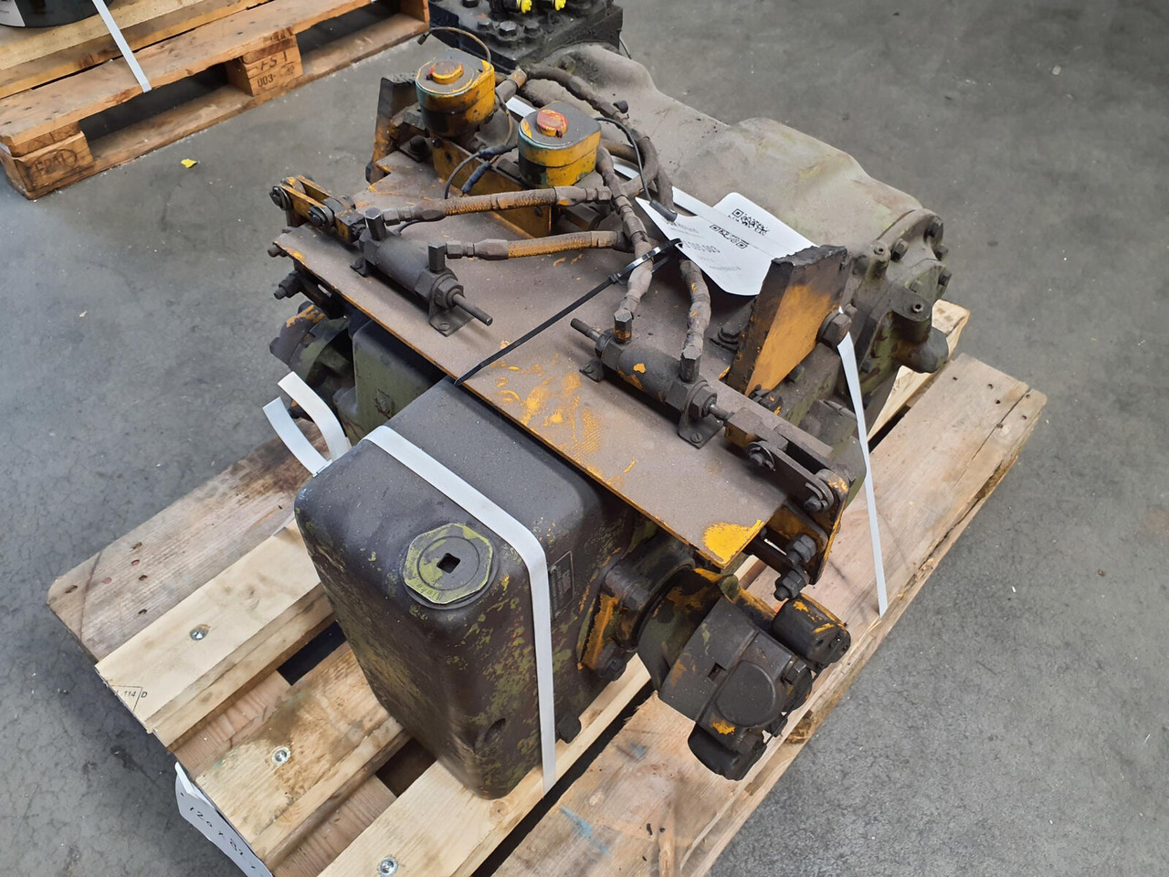 Grove RT 65S Gearbox Clark R28621-8 - Коробка передач для Мобильных кранов: фото 4 Grove RT 65S Gearbox Clark R28621-8 - Коробка передач для Мобильных кранов: фото 4