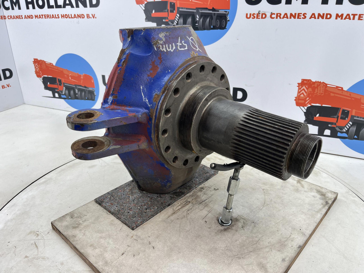 Kessler steering knuckle 16 holes with bracket - Поворотный кулак для Мобильных кранов: фото 3 Kessler steering knuckle 16 holes with bracket - Поворотный кулак для Мобильных кранов: фото 3