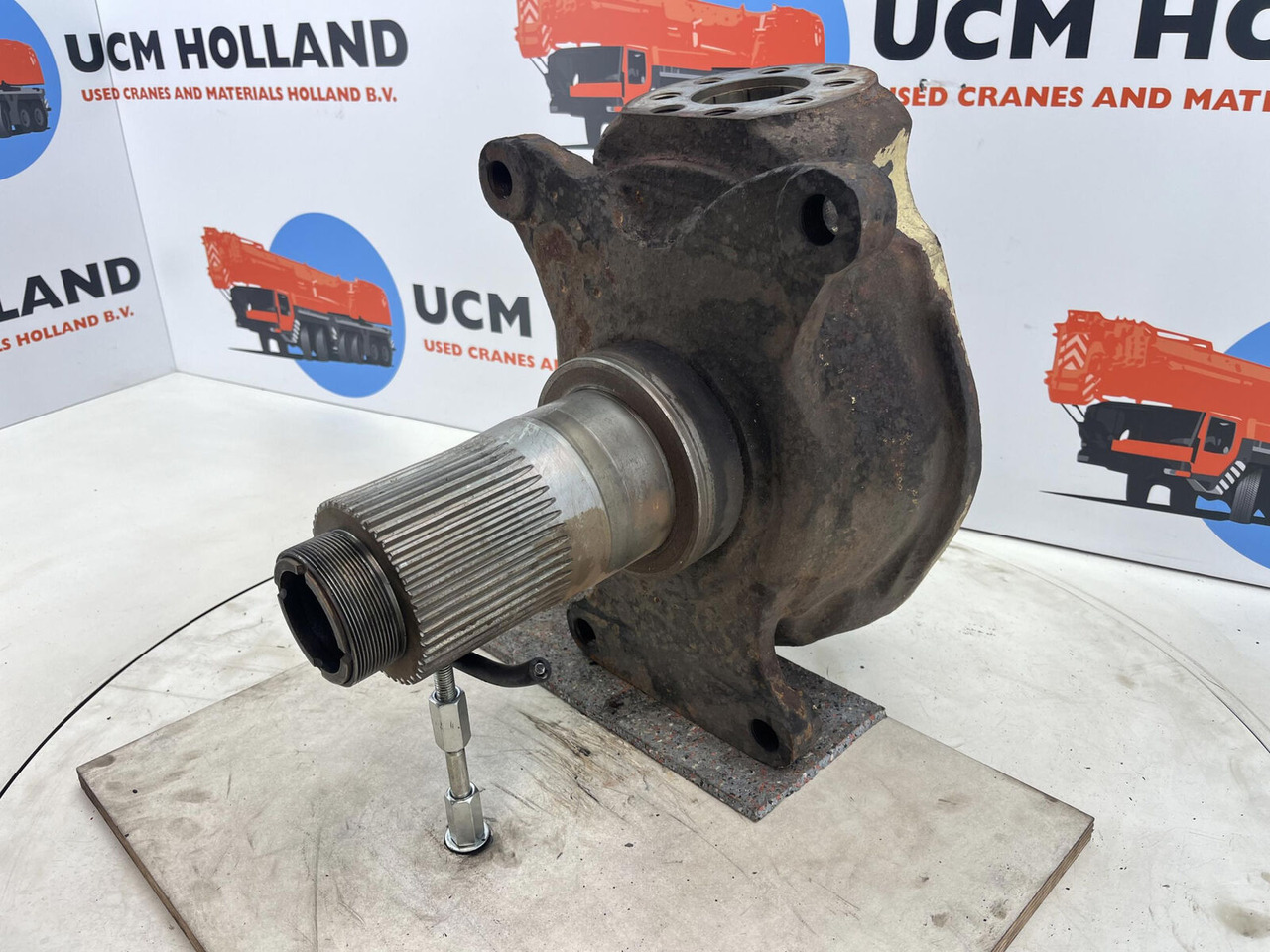 Krupp 70 GMT Steering knuckle axle 2 - Поворотный кулак для Мобильных кранов: фото 1 Krupp 70 GMT Steering knuckle axle 2 - Поворотный кулак для Мобильных кранов: фото 1