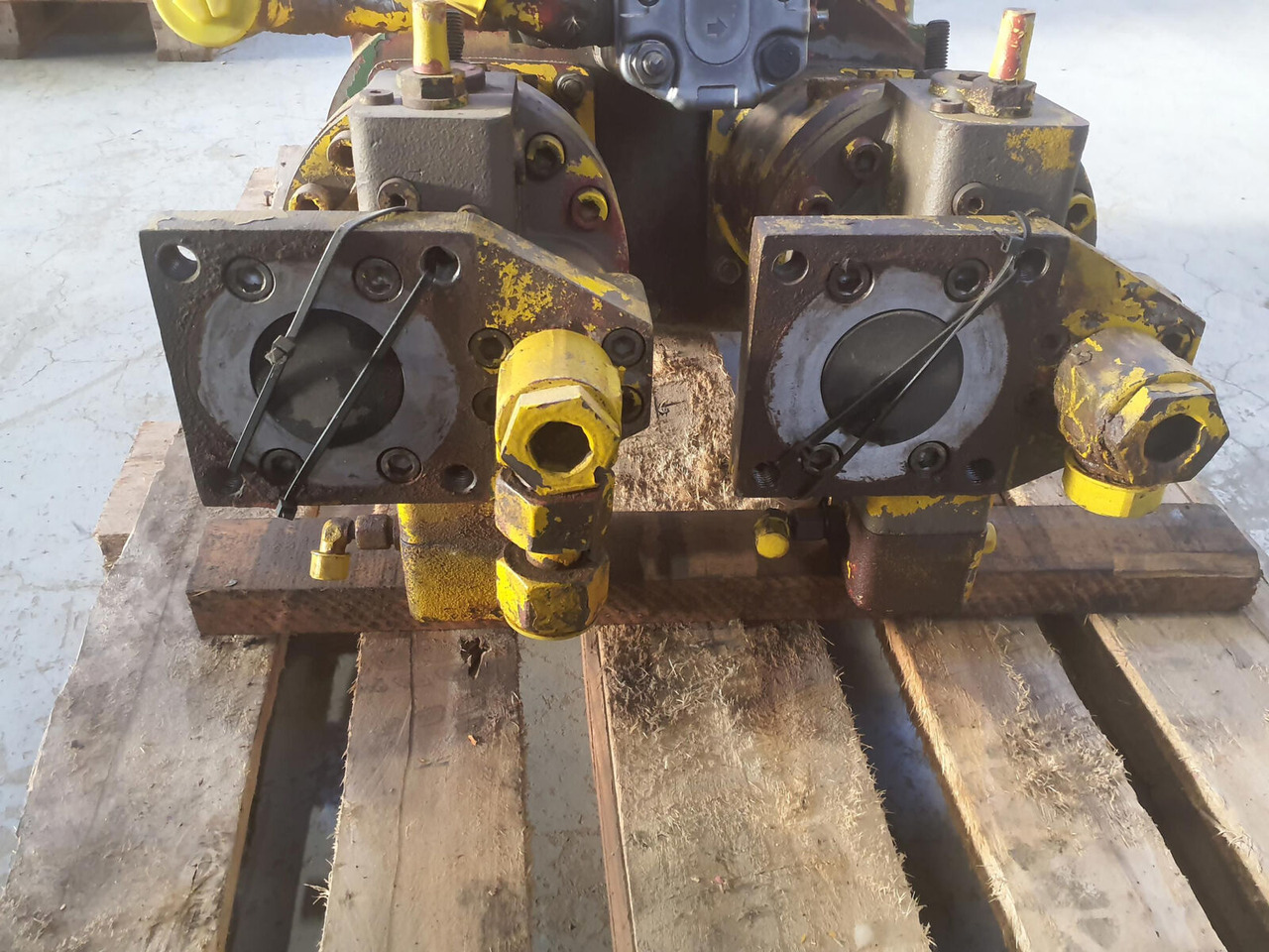 Krupp 70 GMT distributor gear box with pump set - Гидравлический насос для Мобильных кранов: фото 5 Krupp 70 GMT distributor gear box with pump set - Гидравлический насос для Мобильных кранов: фото 5