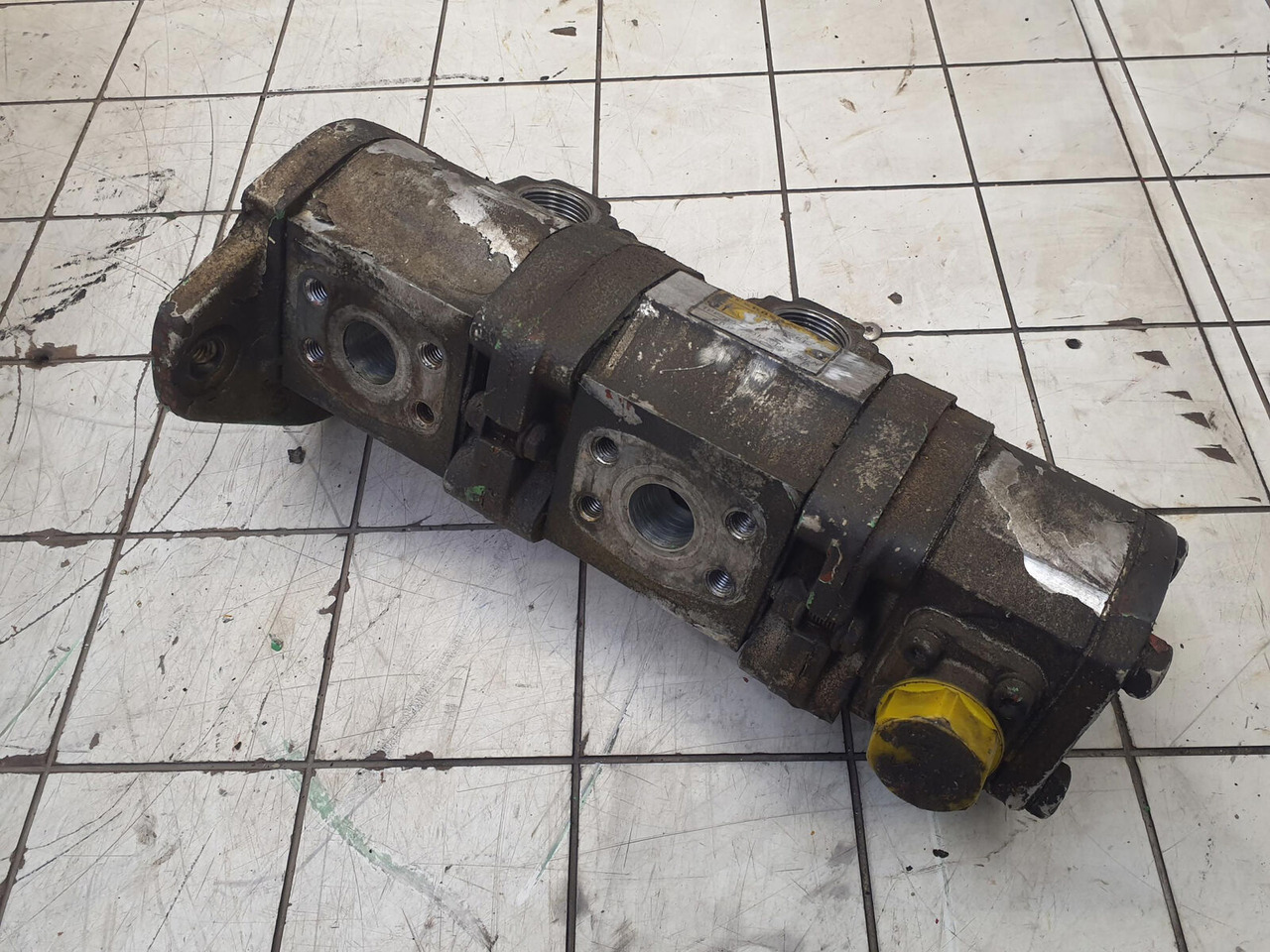 Krupp KMK 5100 3 way gear pump - Гидравлический насос для Мобильных кранов: фото 2 Krupp KMK 5100 3 way gear pump - Гидравлический насос для Мобильных кранов: фото 2