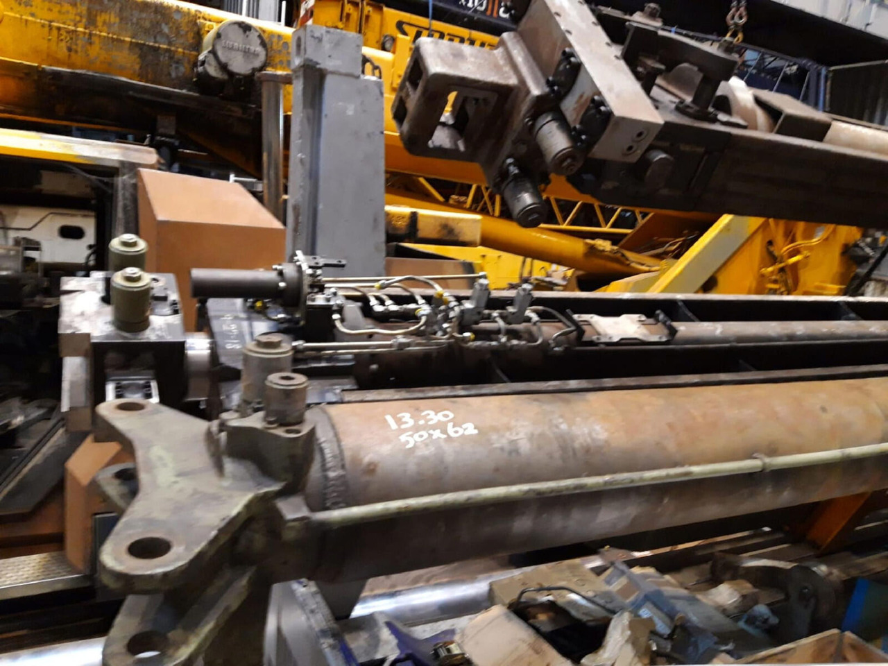 Krupp KMK 6160/6180/6200 telescopic cylinder double - Гидравлический цилиндр для Мобильных кранов: фото 5 Krupp KMK 6160/6180/6200 telescopic cylinder double - Гидравлический цилиндр для Мобильных кранов: фото 5