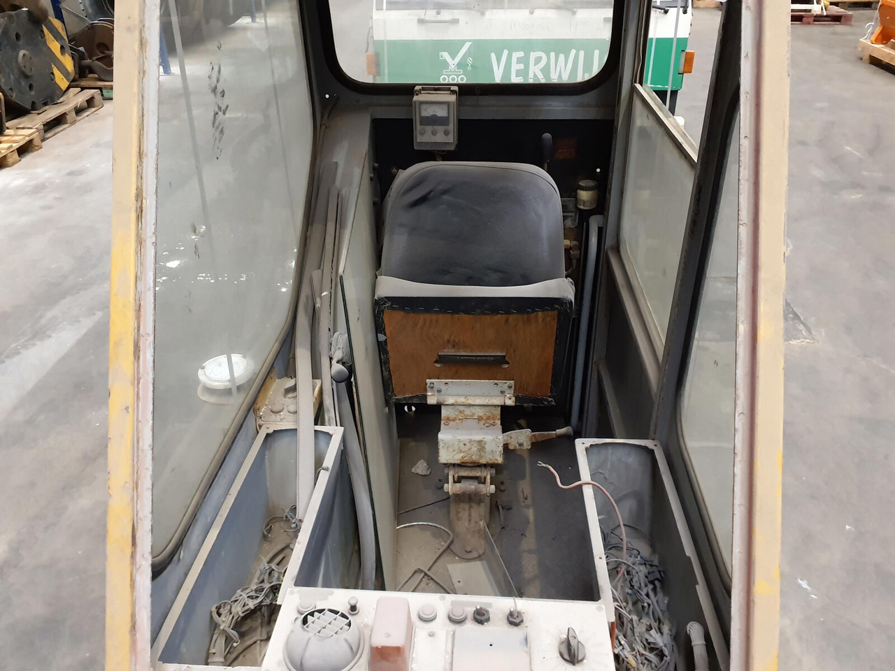 Liebherr LT 1120 upper cabin - Кабина для Мобильных кранов: фото 5 Liebherr LT 1120 upper cabin - Кабина для Мобильных кранов: фото 5