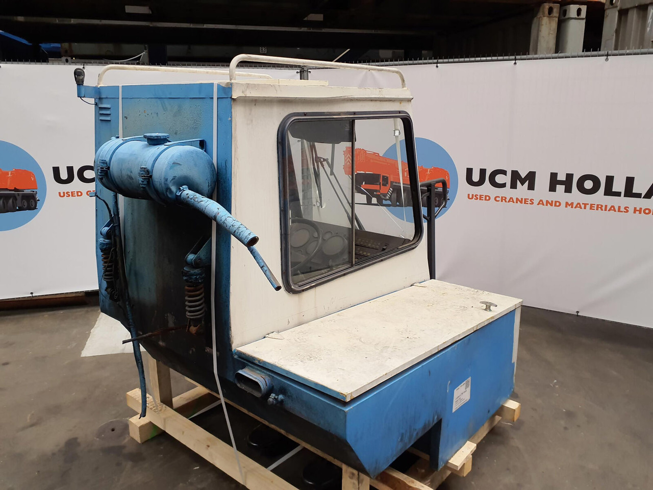 Liebherr LTM 1035/3 lower cabin - Кабина для Мобильных кранов: фото 4 Liebherr LTM 1035/3 lower cabin - Кабина для Мобильных кранов: фото 4