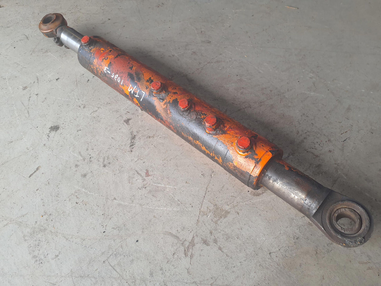 Liebherr LTM 1035 LTM 1025 steering locking cylinder - Гидравлический цилиндр для Мобильных кранов: фото 1 Liebherr LTM 1035 LTM 1025 steering locking cylinder - Гидравлический цилиндр для Мобильных кранов: фото 1