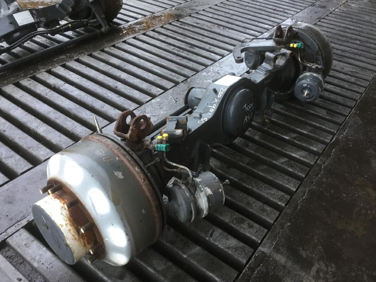 Liebherr LTM 1045-3.1 axle 1 - Ось и запчасти для Мобильных кранов: фото 3 Liebherr LTM 1045-3.1 axle 1 - Ось и запчасти для Мобильных кранов: фото 3