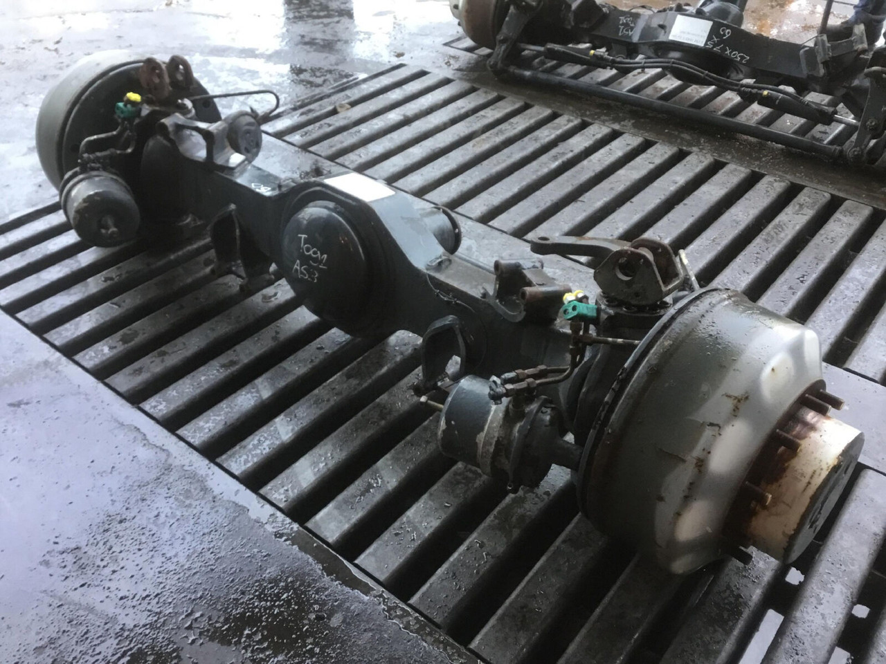 Liebherr LTM 1045-3.1 axle 1 - Ось и запчасти для Мобильных кранов: фото 2 Liebherr LTM 1045-3.1 axle 1 - Ось и запчасти для Мобильных кранов: фото 2