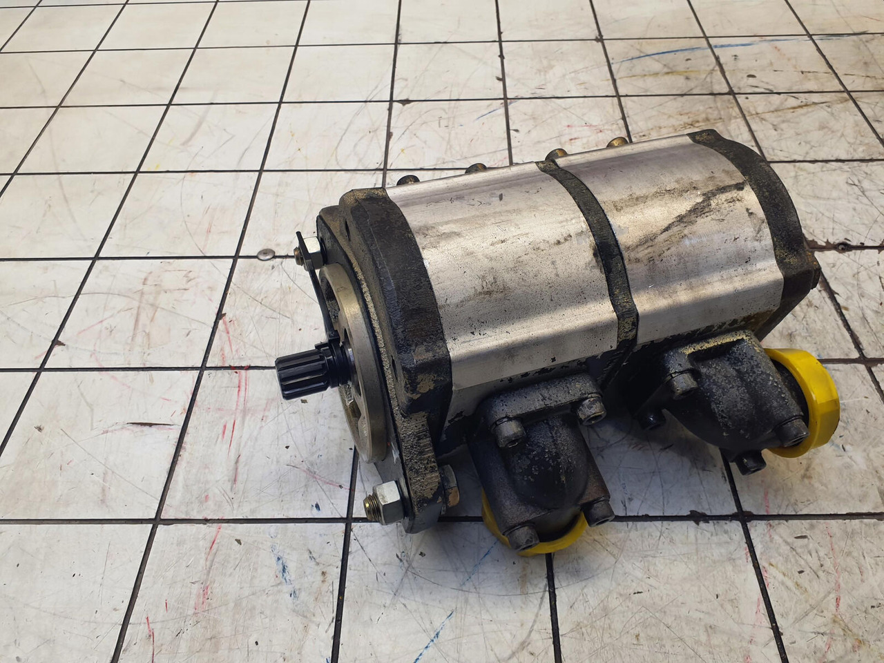 Liebherr LTM 1045-3.1 dual gear pump - Гидравлический насос для Мобильных кранов: фото 4 Liebherr LTM 1045-3.1 dual gear pump - Гидравлический насос для Мобильных кранов: фото 4