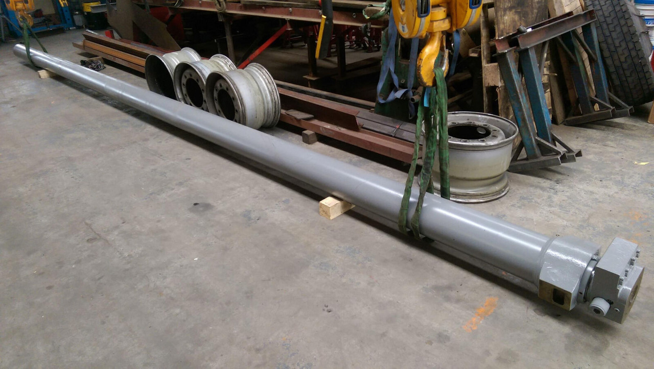 Liebherr LTM 1045-3.1 telescopic cylinder single - Гидравлический цилиндр для Мобильных кранов: фото 1 Liebherr LTM 1045-3.1 telescopic cylinder single - Гидравлический цилиндр для Мобильных кранов: фото 1