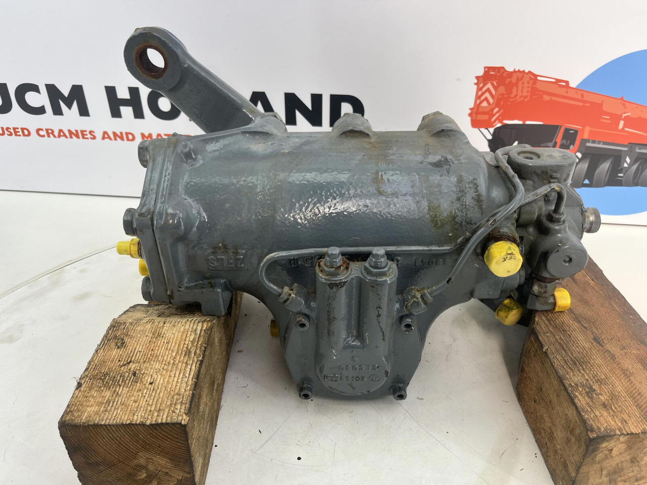 Liebherr LTM 1130-5.1 steering box - Рулевой механизм для Мобильных кранов: фото 5 Liebherr LTM 1130-5.1 steering box - Рулевой механизм для Мобильных кранов: фото 5