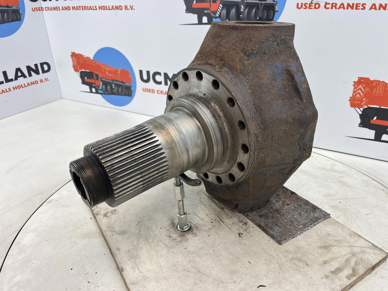 Terex AC 205 Steering knuckle 16 holes axle 4 - Поворотный кулак для Мобильных кранов: фото 1 Terex AC 205 Steering knuckle 16 holes axle 4 - Поворотный кулак для Мобильных кранов: фото 1