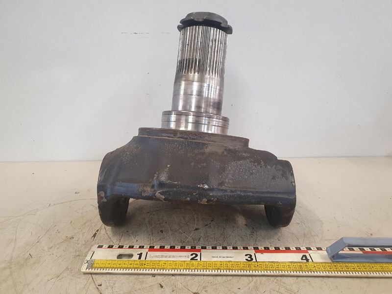 Terex Terex-Demag AC 35 steering knuckle 16 holes with bracket - Поворотный кулак для Кранов: фото 1 Terex Terex-Demag AC 35 steering knuckle 16 holes with bracket - Поворотный кулак для Кранов: фото 1