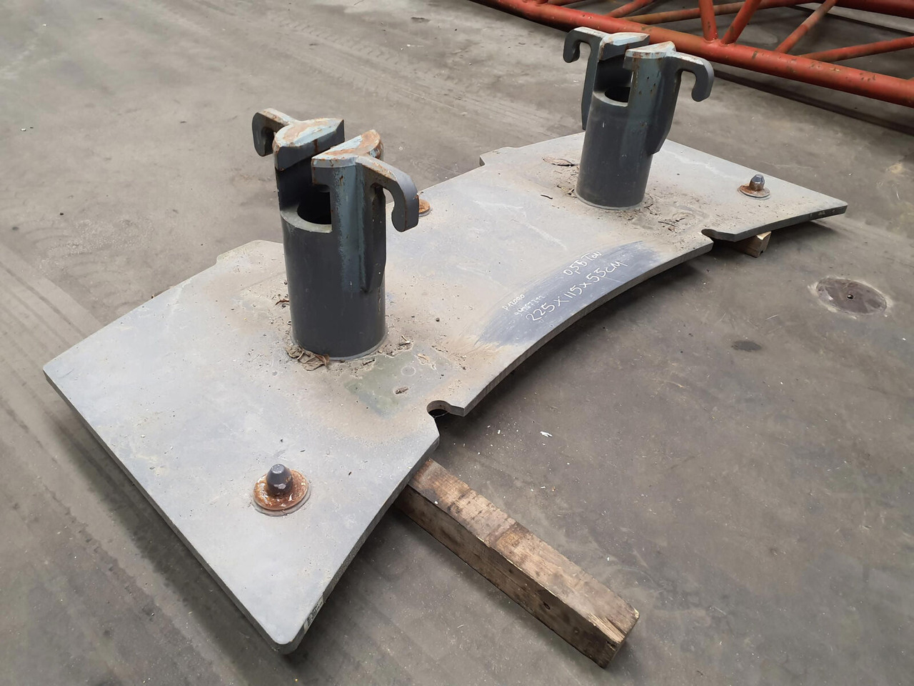 Terex Terex Demag Challenger 4200 counterweight 0.55 Ton - Противовес для Мобильных кранов: фото 1 Terex Terex Demag Challenger 4200 counterweight 0.55 Ton - Противовес для Мобильных кранов: фото 1