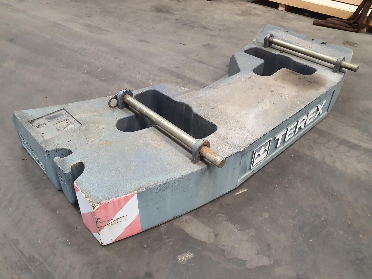 Terex Terex Demag Challenger 4200 counterweight 3.7 Ton - Противовес для Мобильных кранов: фото 3 Terex Terex Demag Challenger 4200 counterweight 3.7 Ton - Противовес для Мобильных кранов: фото 3