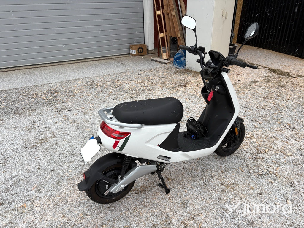 Moped - LVNENG S4-W - Мотоцикл: фото 5 Moped - LVNENG S4-W - Мотоцикл: фото 5