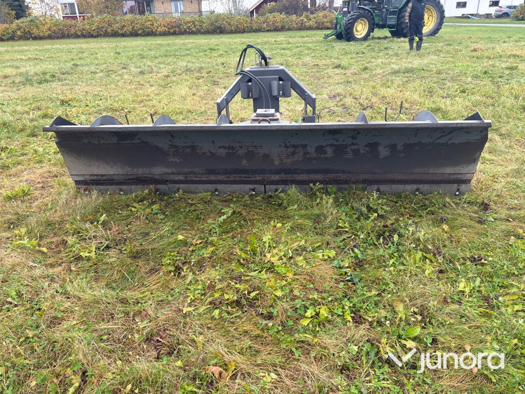 Snöplog / Diagonalplog - Holms, KHT30 - Отвал для снега: фото 5 Snöplog / Diagonalplog - Holms, KHT30 - Отвал для снега: фото 5