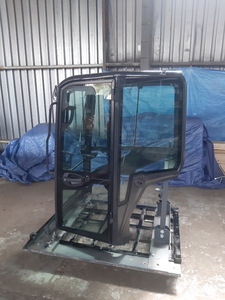 Cab for Bobcat E26,E32,E35,E42,E45,E50,E55 - Кабина и интерьер для Экскаваторов: фото 1 Cab for Bobcat E26,E32,E35,E42,E45,E50,E55 - Кабина и интерьер для Экскаваторов: фото 1