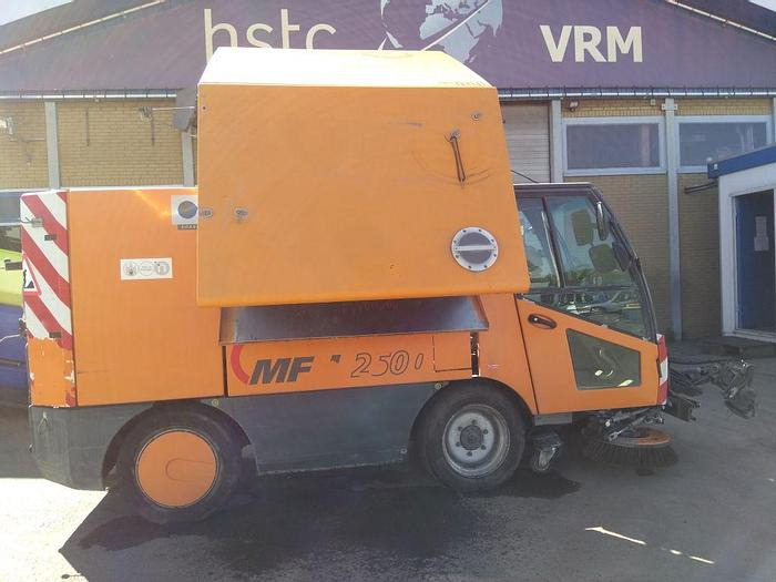 Подметально-уборочная машина Aebi MFH2500: фото 9 Подметально-уборочная машина Aebi MFH2500: фото 9