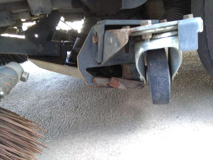 Подметально-уборочная машина Aebi MFH2500: фото 22 Подметально-уборочная машина Aebi MFH2500: фото 22