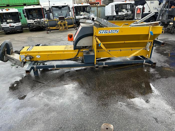 Nido Stratos B06-27 PAX - Разбрасыватель песка/ Соли: фото 1 Nido Stratos B06-27 PAX - Разбрасыватель песка/ Соли: фото 1