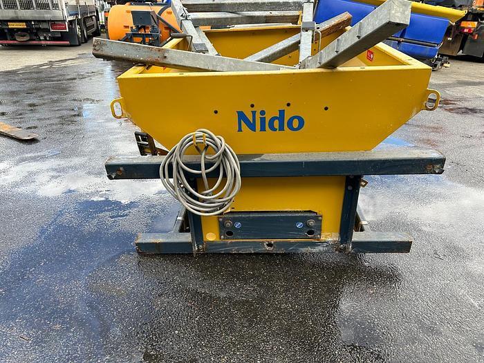 Nido Stratos B06-27 PAX - Разбрасыватель песка/ Соли: фото 3 Nido Stratos B06-27 PAX - Разбрасыватель песка/ Соли: фото 3