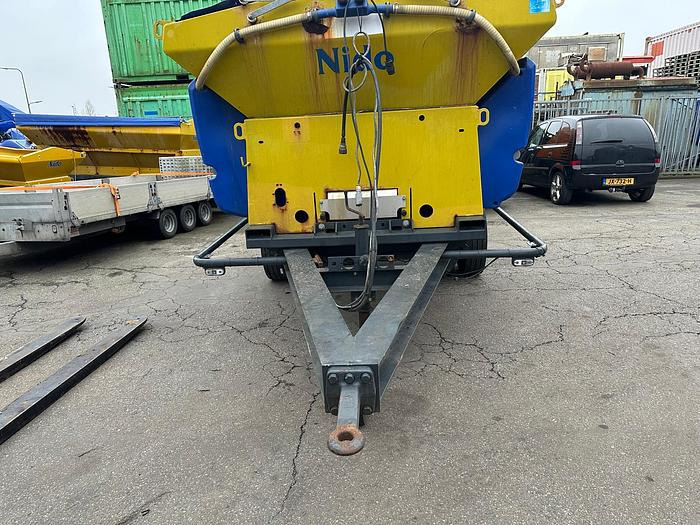 Nido Stratos B35K-30 ACLN-490 - Разбрасыватель песка/ Соли: фото 4 Nido Stratos B35K-30 ACLN-490 - Разбрасыватель песка/ Соли: фото 4