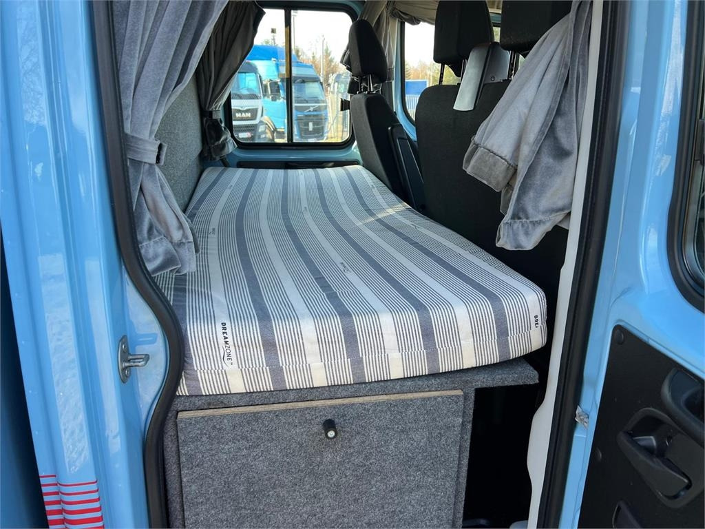 Грузовик с закрытым кузовом Iveco Daily 70C18 - dobbelt cab: фото 20