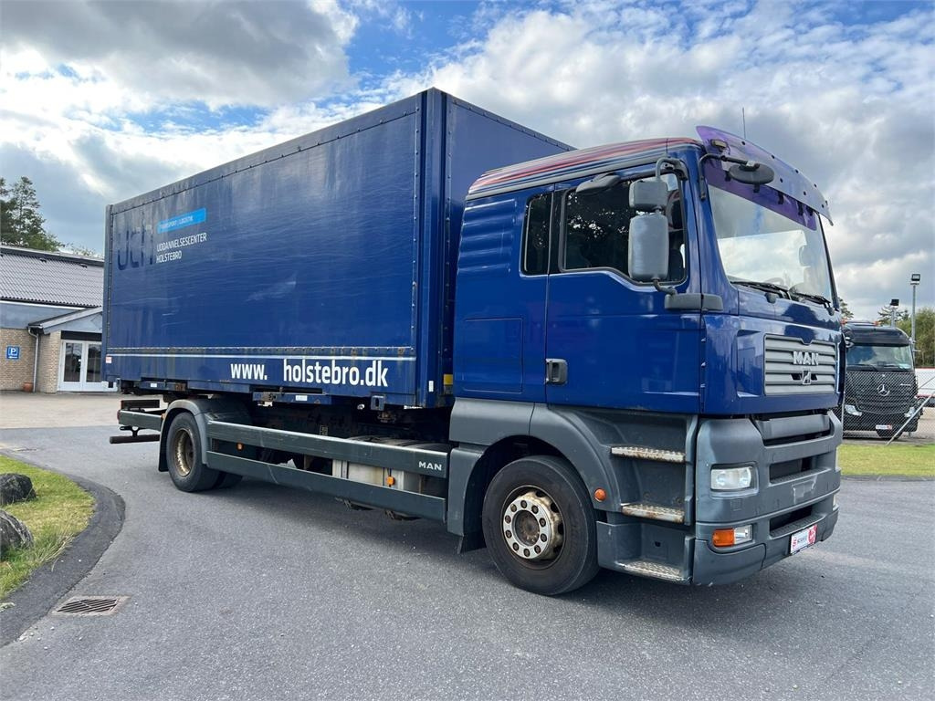 MAN TGA 18-350 - 7,15 - Грузовик-контейнеровоз/ Сменный кузов: фото 2 MAN TGA 18-350 - 7,15 - Грузовик-контейнеровоз/ Сменный кузов: фото 2