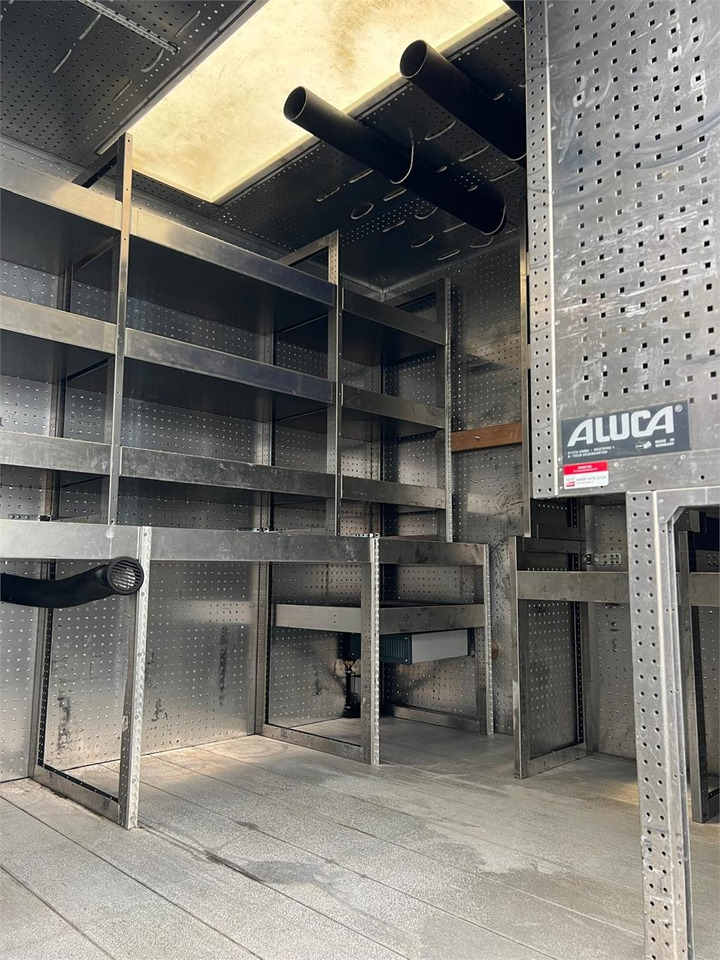 Mercedes-Benz Antos 1824 LnR - Грузовик с закрытым кузовом: фото 5 Mercedes-Benz Antos 1824 LnR - Грузовик с закрытым кузовом: фото 5