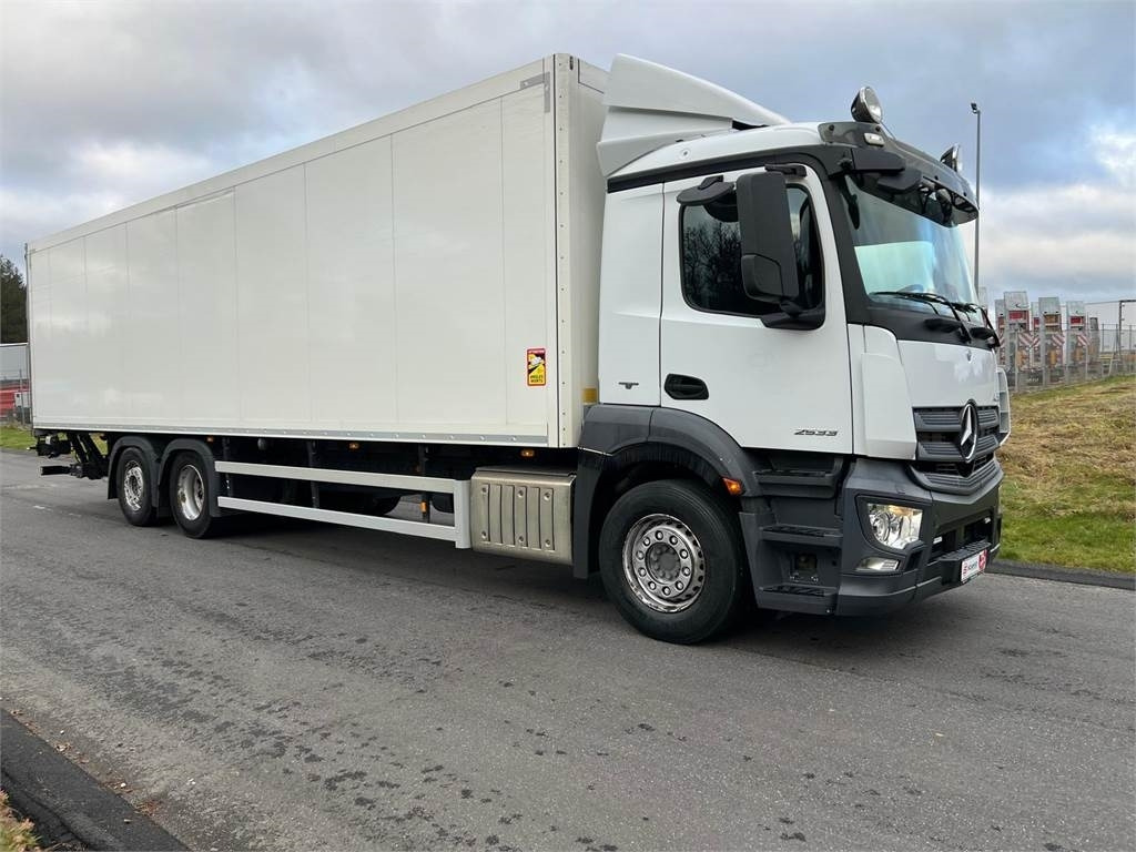 Mercedes-Benz Antos 2533 L - Грузовик с закрытым кузовом: фото 3 Mercedes-Benz Antos 2533 L - Грузовик с закрытым кузовом: фото 3