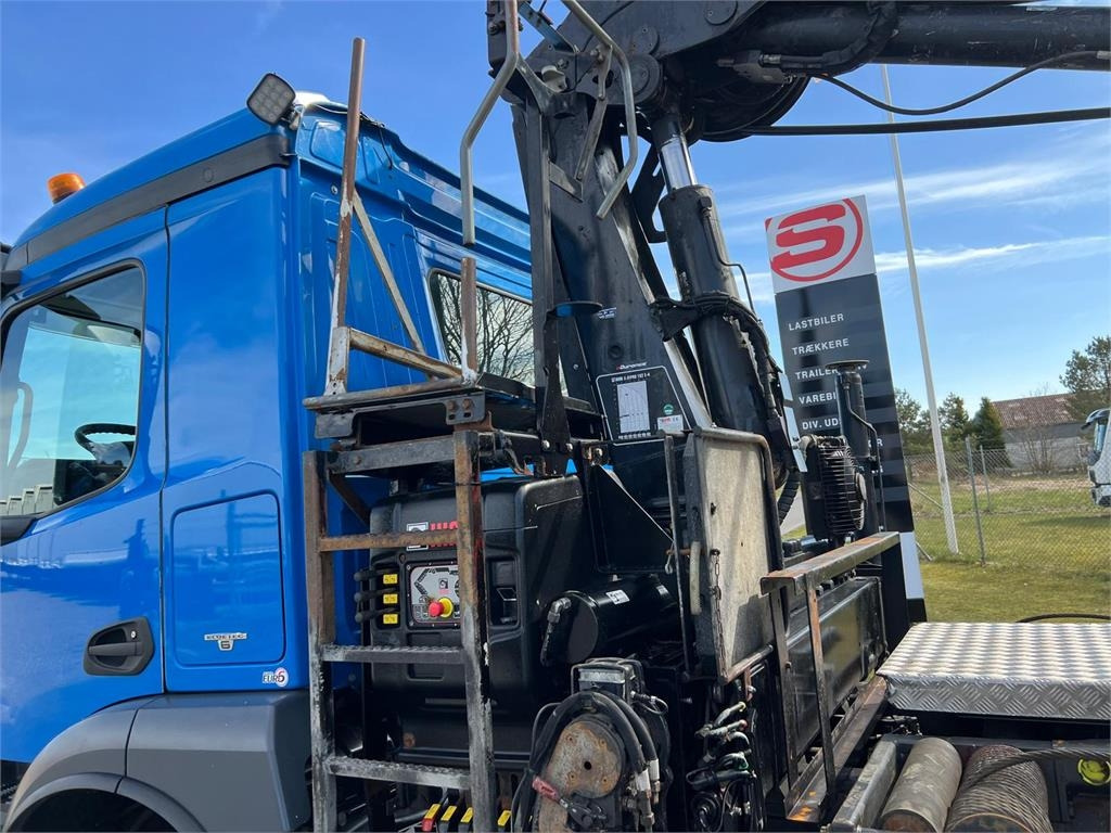 Mercedes-Benz Antos 2546 - Hiab 192 E kran - Портальный бункеровоз: фото 4 Mercedes-Benz Antos 2546 - Hiab 192 E kran - Портальный бункеровоз: фото 4