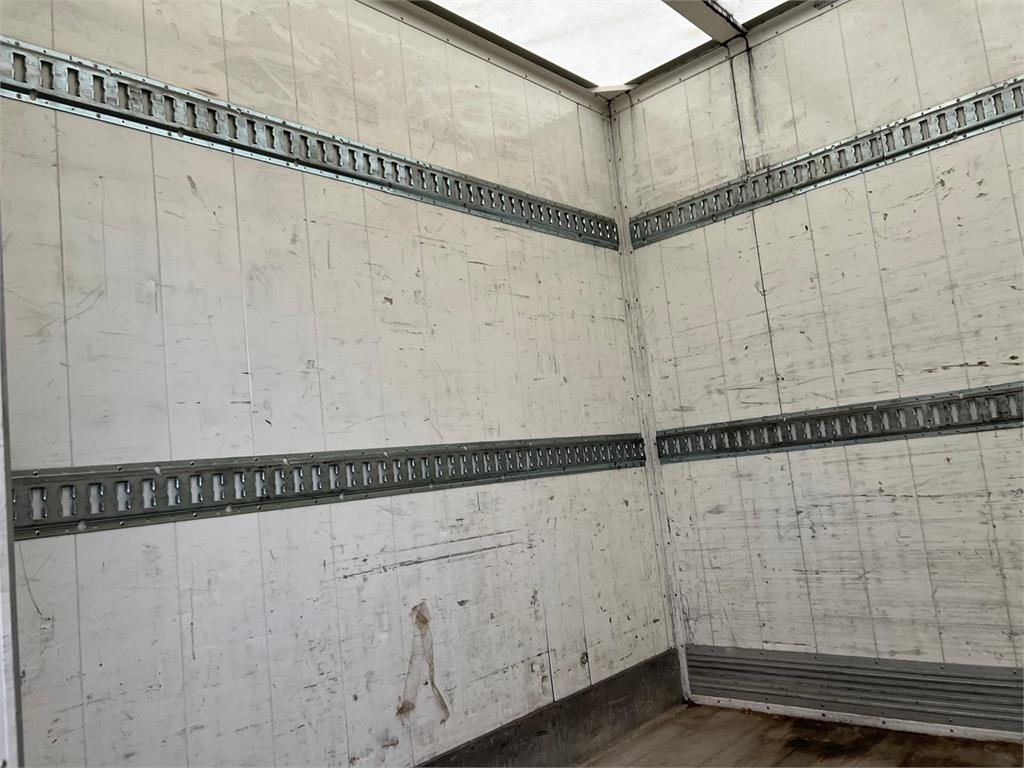 Mercedes-Benz Atego 1224 LnR - Грузовик с закрытым кузовом: фото 4 Mercedes-Benz Atego 1224 LnR - Грузовик с закрытым кузовом: фото 4