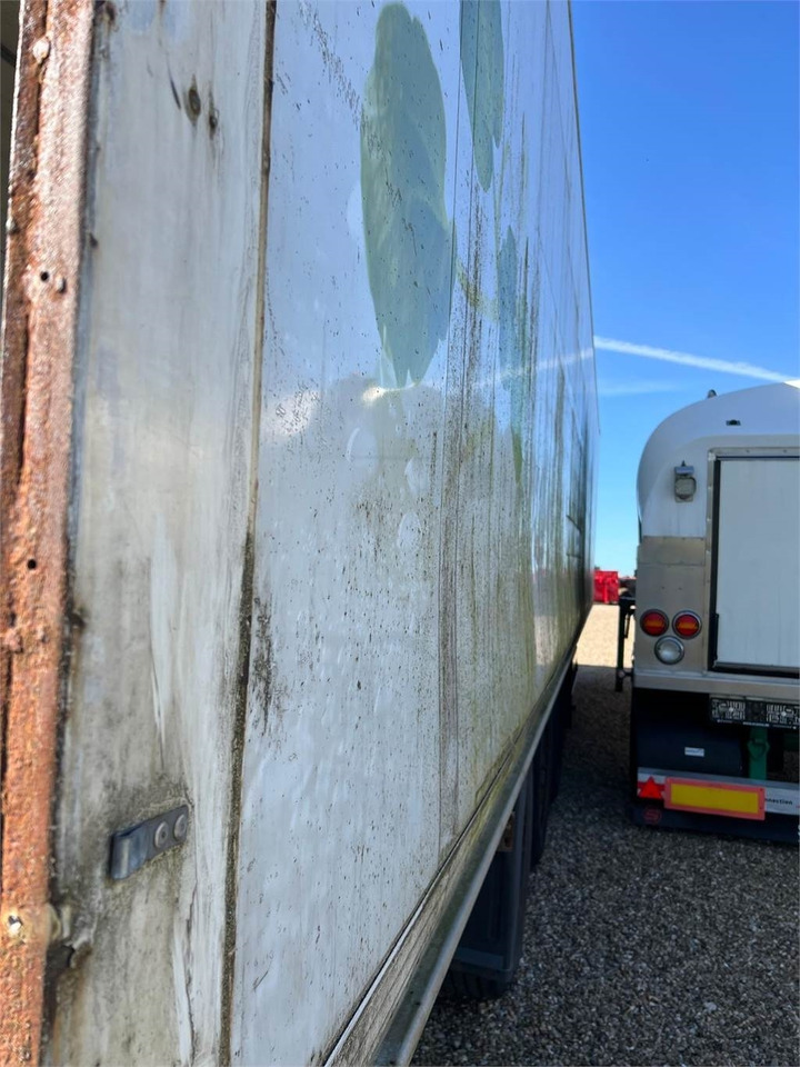 Schmitz 13,6 mtr boks - Полуприцеп-фургон: фото 5 Schmitz 13,6 mtr boks - Полуприцеп-фургон: фото 5