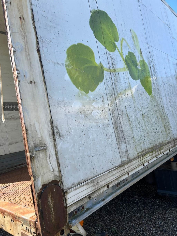 Schmitz 13,6 mtr boks - Полуприцеп-фургон: фото 4 Schmitz 13,6 mtr boks - Полуприцеп-фургон: фото 4