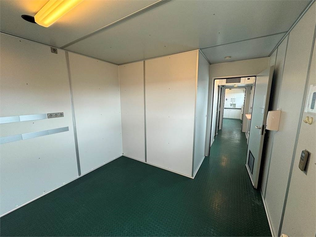 Полуприцеп-фургон Smit Mammografi - hospital trailer: фото 17