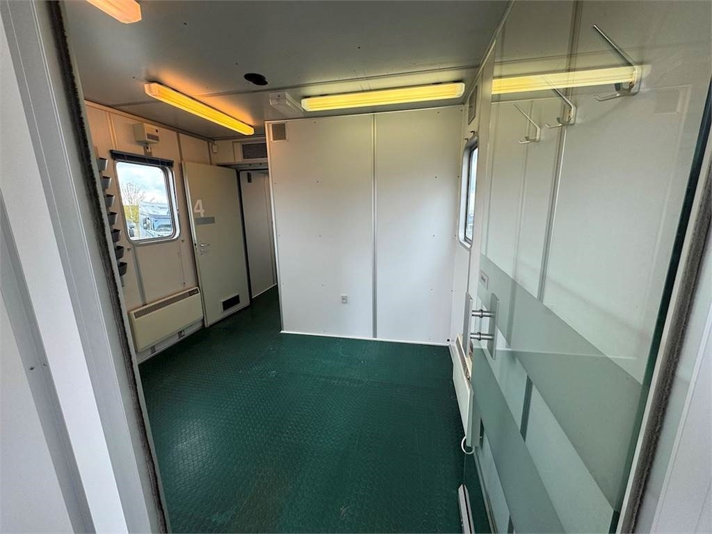 Полуприцеп-фургон Smit Mammografi - hospital trailer: фото 9