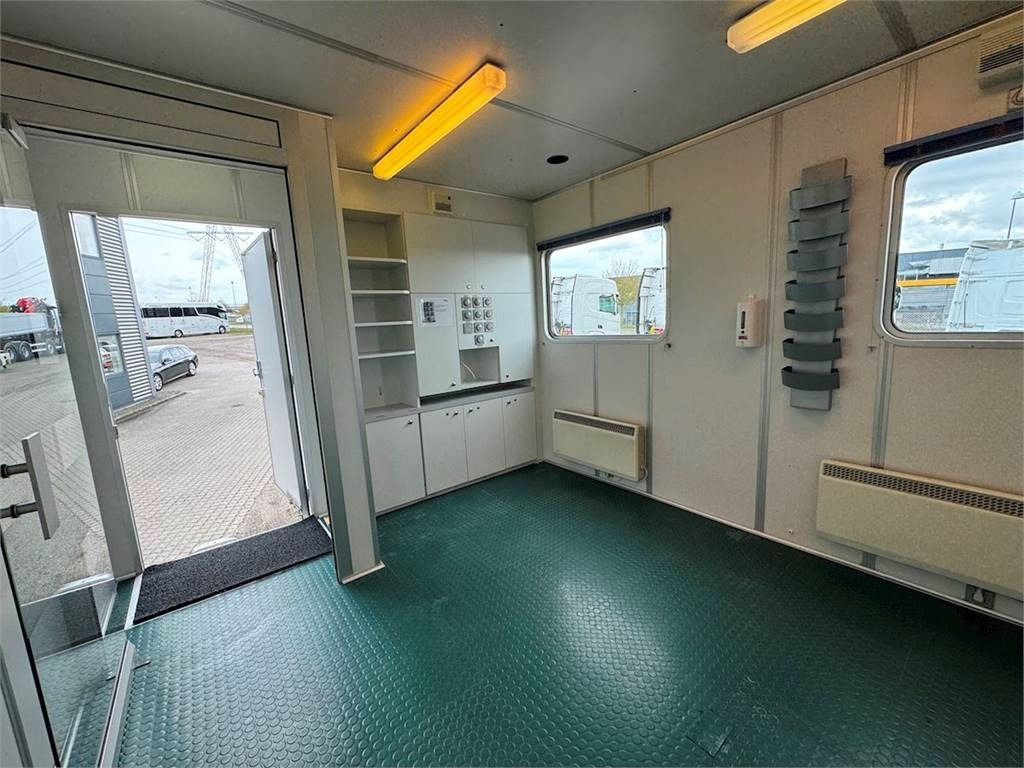 Полуприцеп-фургон Smit Mammografi - hospital trailer: фото 11