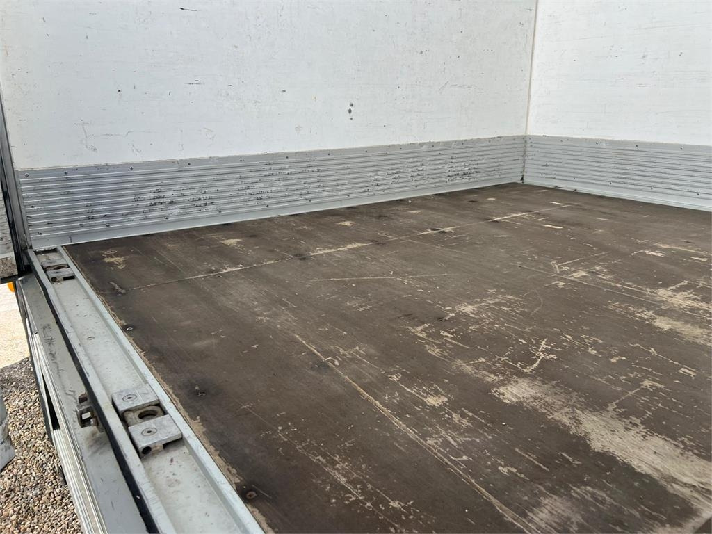 Volvo FE320 18 ton - Рефрижератор: фото 5 Volvo FE320 18 ton - Рефрижератор: фото 5