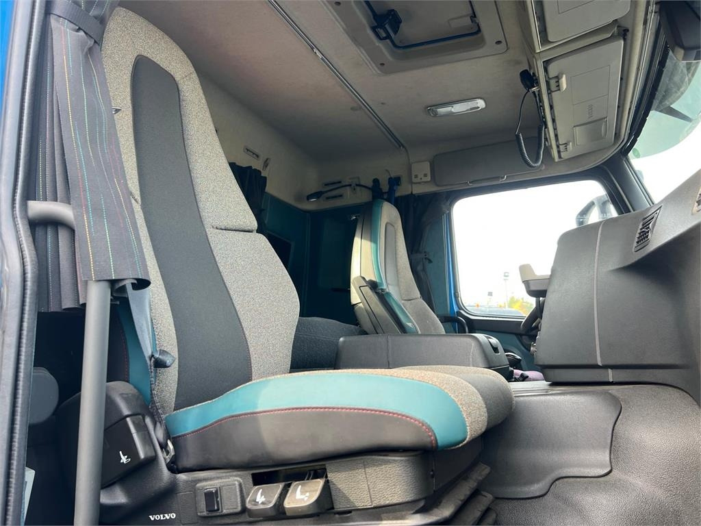 Volvo FM450 - Крюковой мультилифт: фото 5 Volvo FM450 - Крюковой мультилифт: фото 5