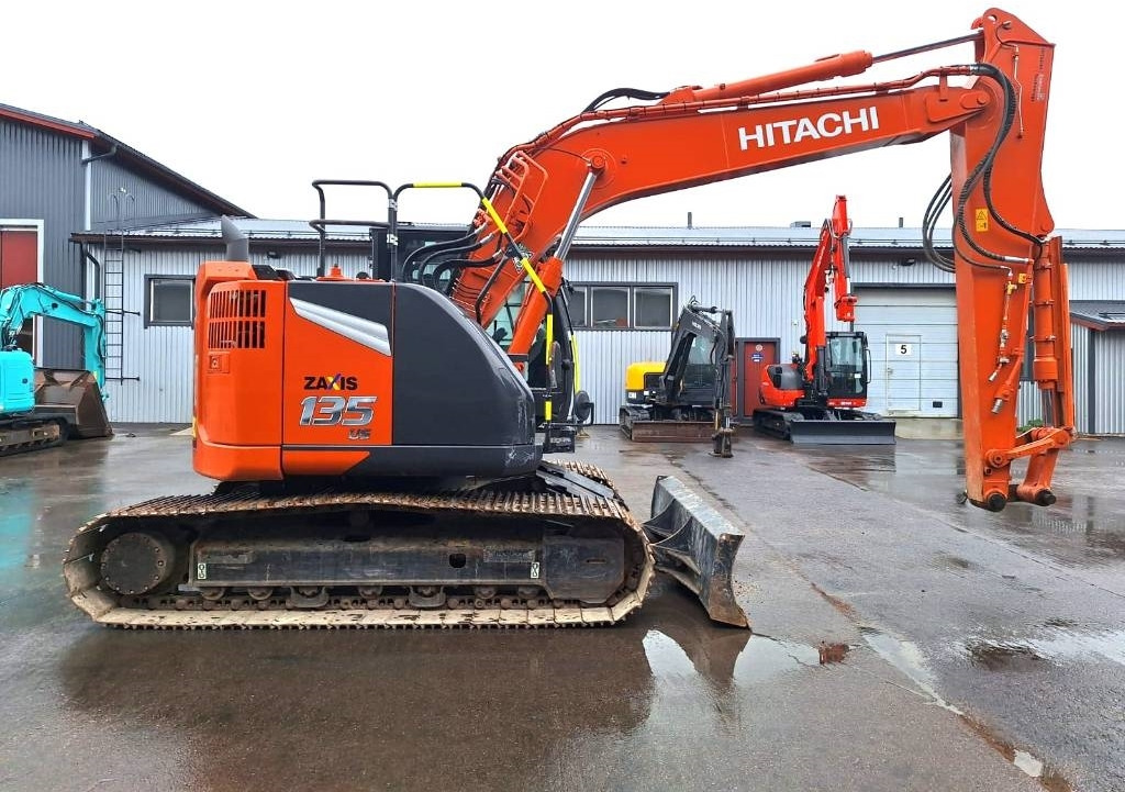 Hitachi ZX135USLC-7 PUSKULEVYLLÄ - Гусеничный экскаватор: фото 4 Hitachi ZX135USLC-7 PUSKULEVYLLÄ - Гусеничный экскаватор: фото 4