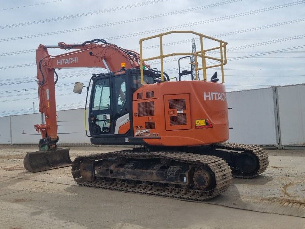 Hitachi ZX225USLC-7 - Гусеничный экскаватор: фото 1 Hitachi ZX225USLC-7 - Гусеничный экскаватор: фото 1