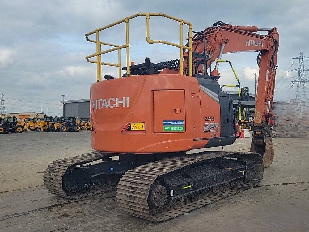 Hitachi ZX225USLC-7 - Гусеничный экскаватор: фото 3 Hitachi ZX225USLC-7 - Гусеничный экскаватор: фото 3